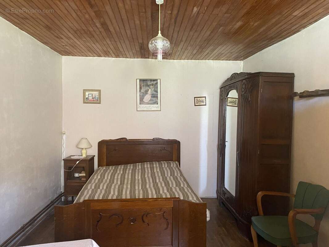 Maison à PEROLS-SUR-VEZERE