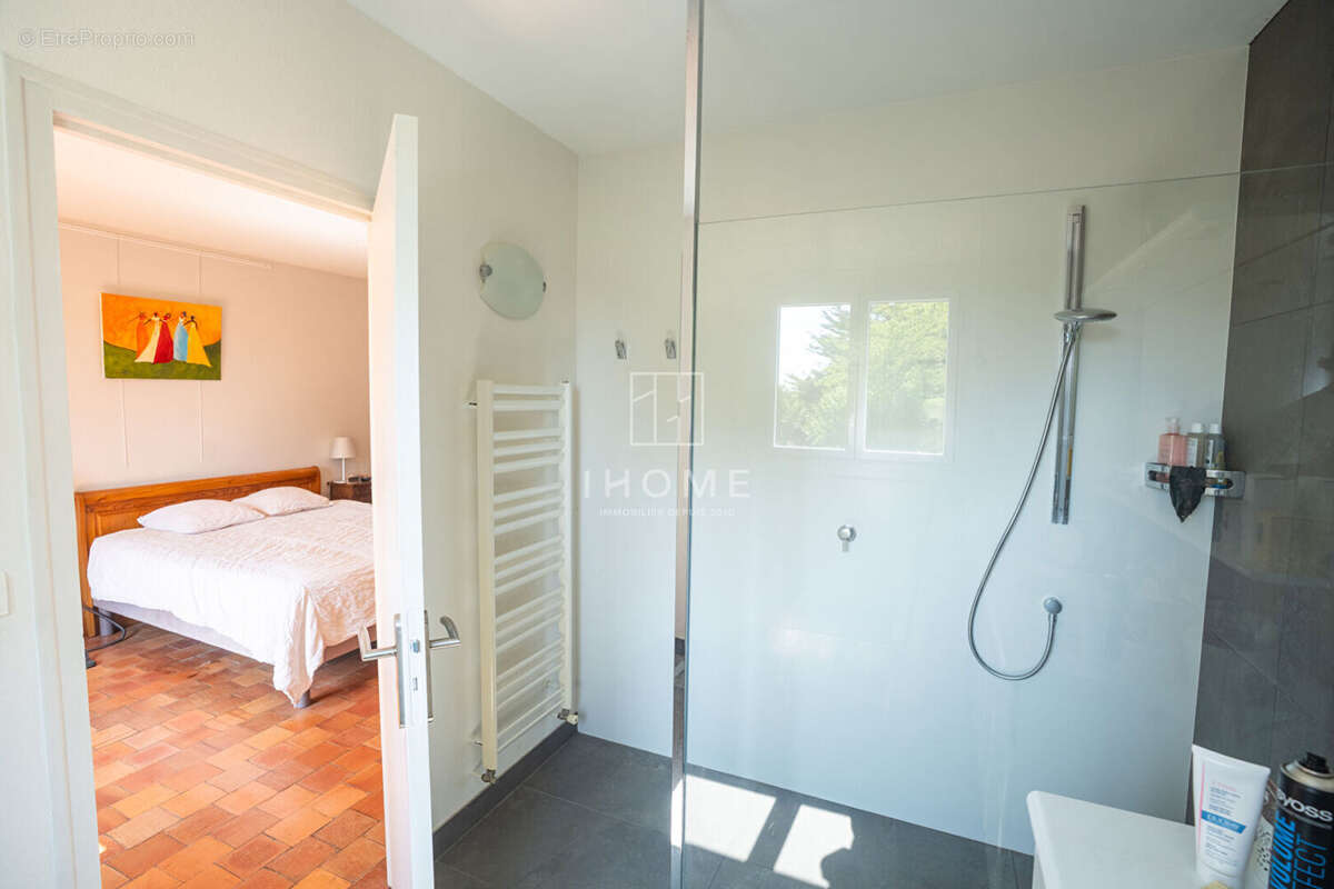 Maison à MONTREUIL-SUR-MAINE