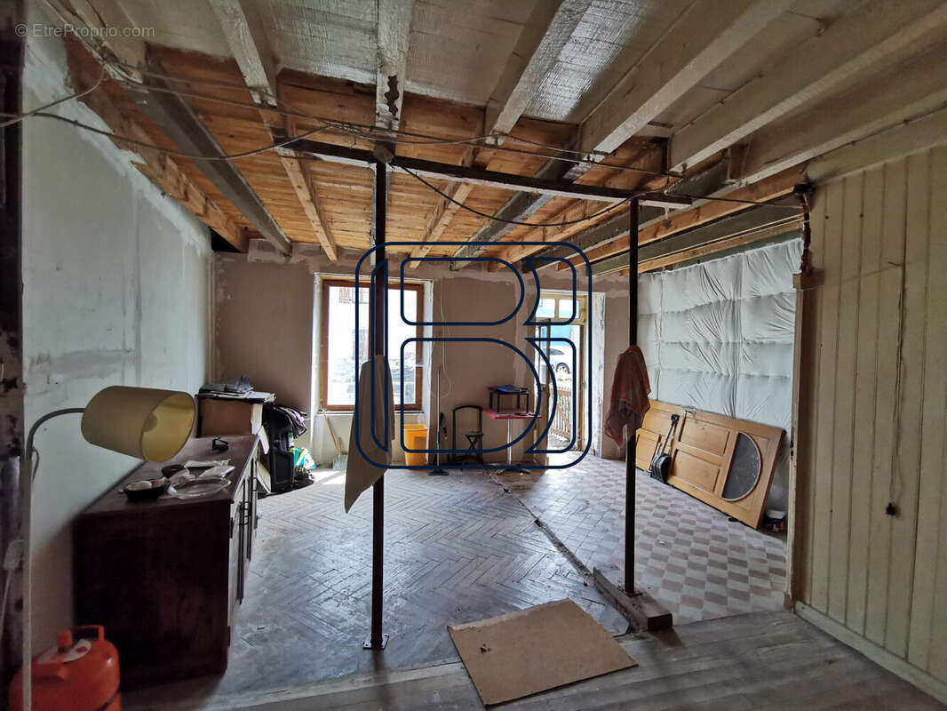 Maison à SAINT-ALYRE-D'ARLANC