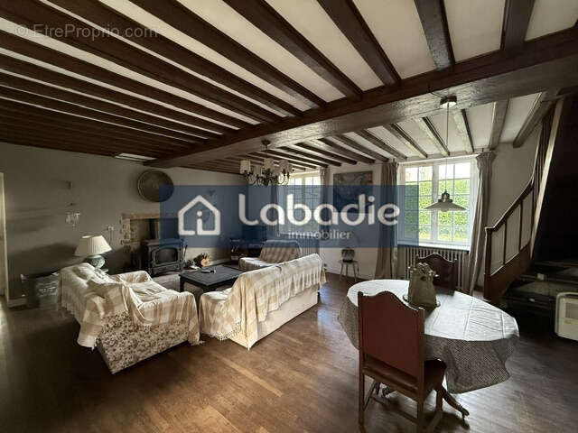 Maison d'habitation en pierre,  dans la bourg de Landelles et Coupigny - photo 11
