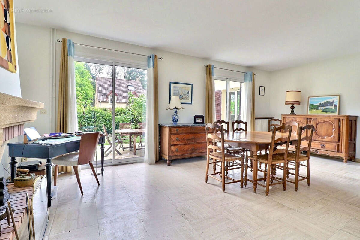 Maison à MAREIL-MARLY