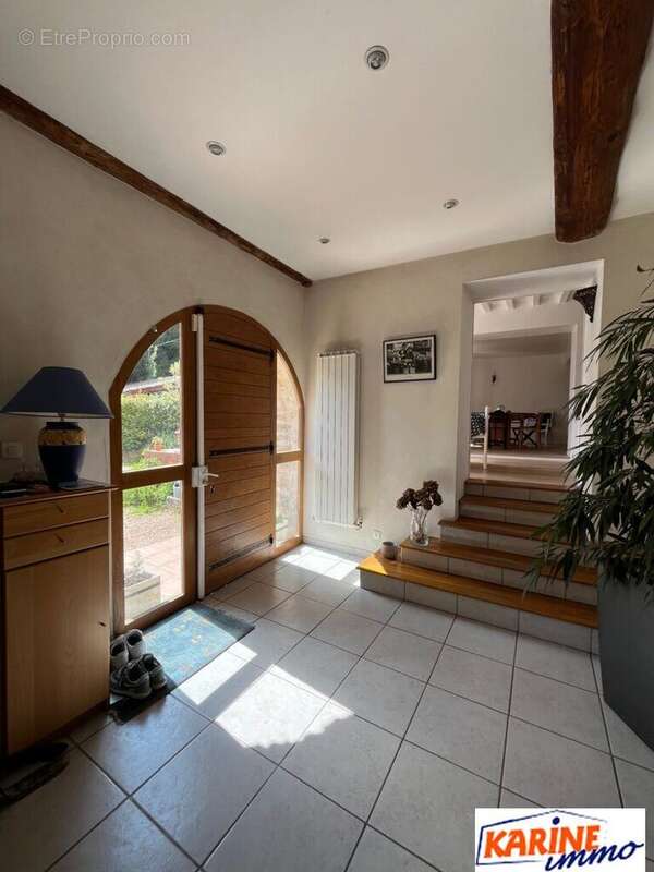 Maison à FONTAINES-SAINT-MARTIN