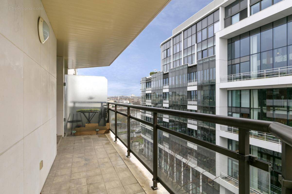 Appartement à LEVALLOIS-PERRET
