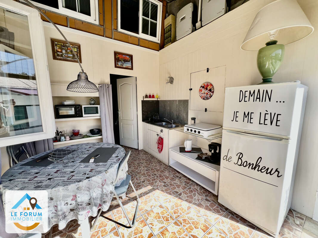 Saint joseph 97480 - villa de plain pied - en parfait etat - beaux volumes - proche des commodites - photo 9