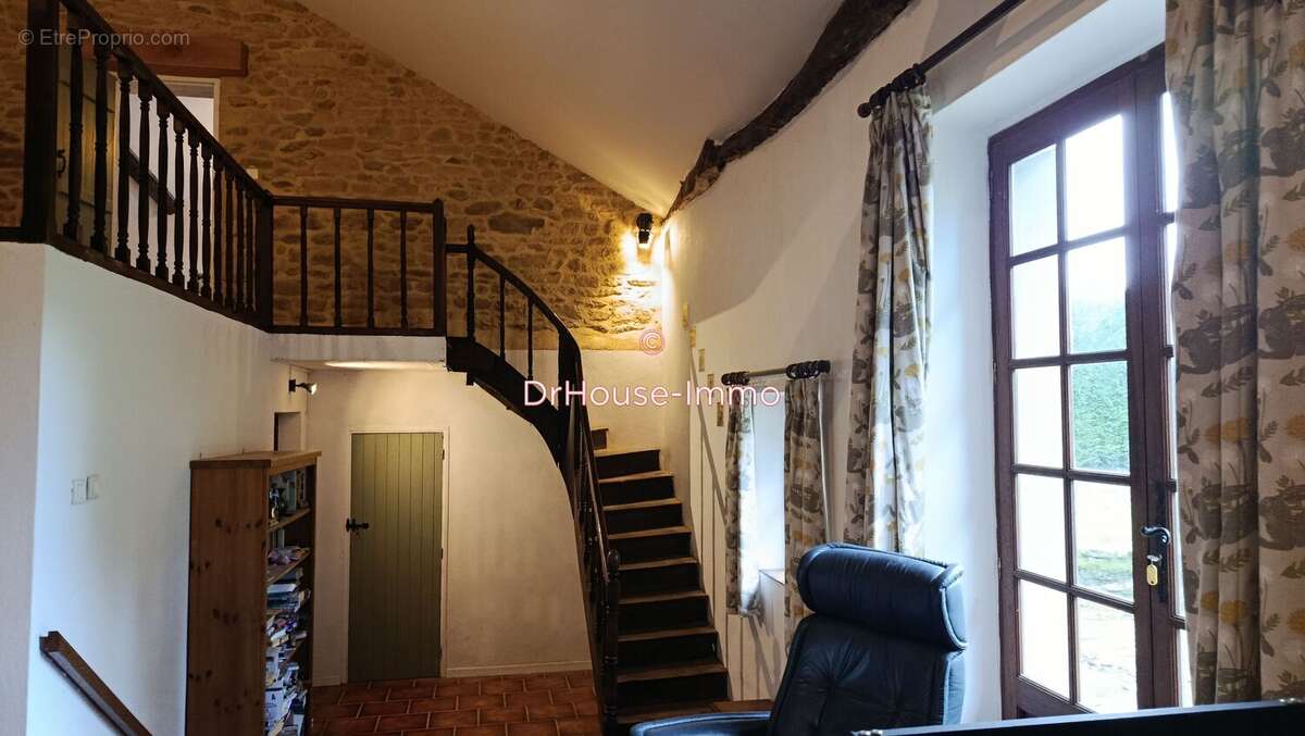 Maison à SAINT-SAUD-LACOUSSIERE