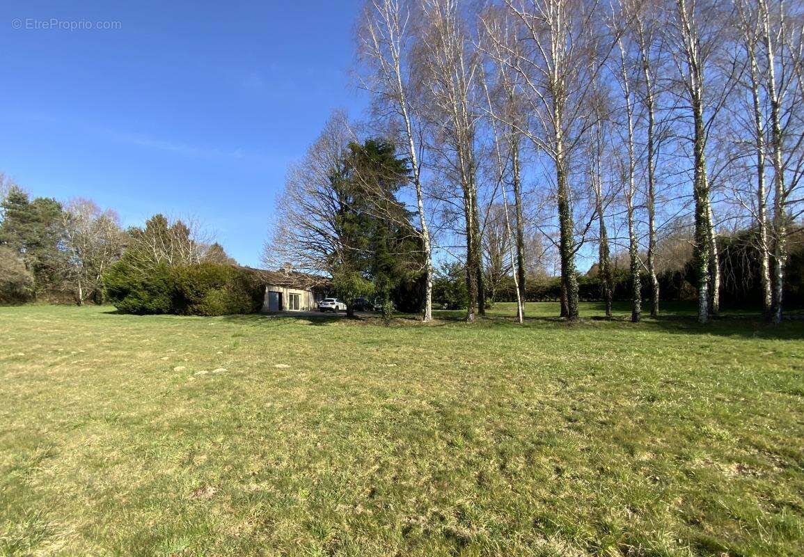 Maison à BONNAC-LA-COTE