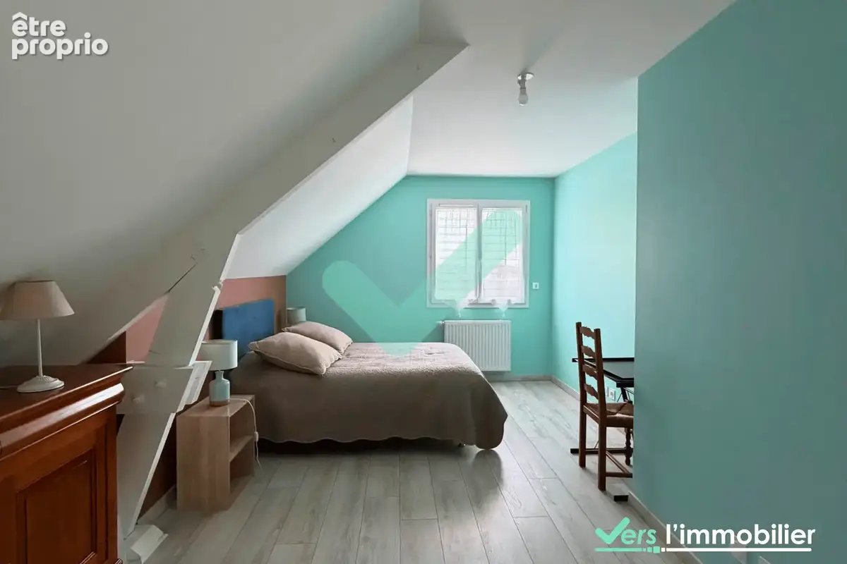 Belle maison contemporaine de 194 m2 de 2015 avec 4 chambres, sous sol et garages - photo 12