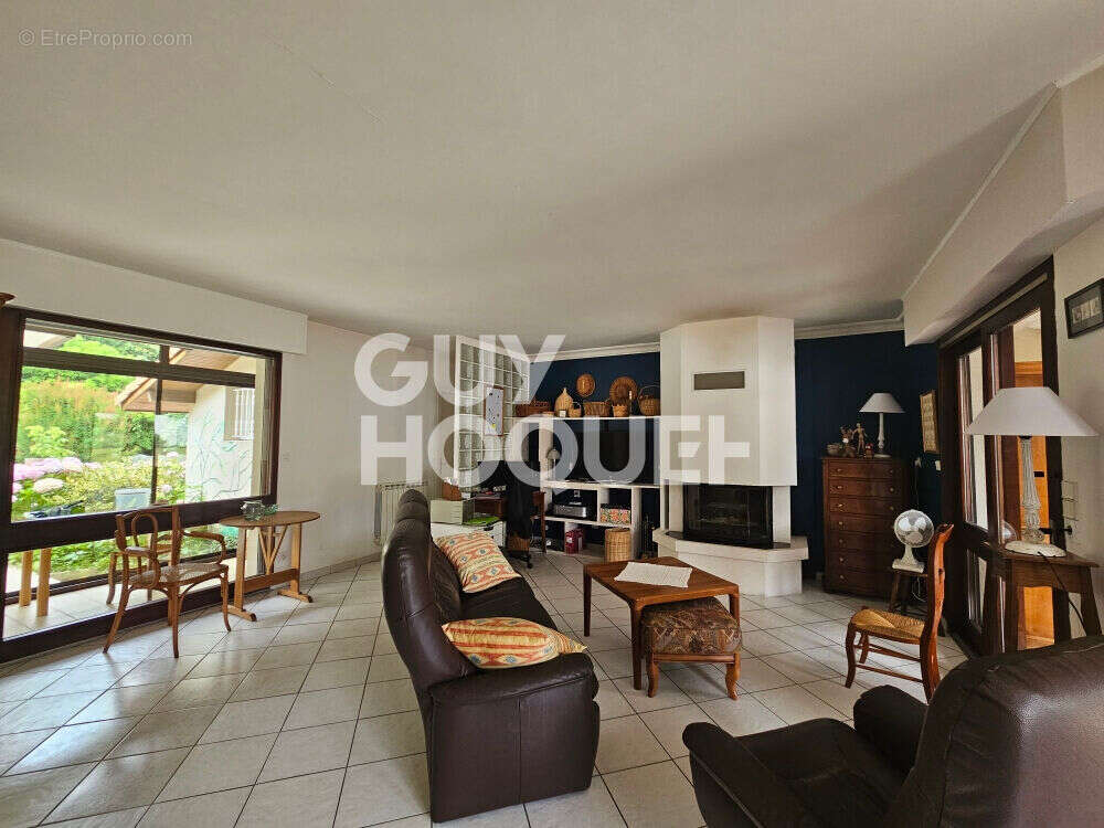 Maison à VILLENEUVE-DE-MARSAN