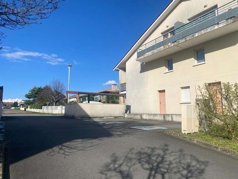 Appartement à SAINT-CAPRAIS-DE-BORDEAUX