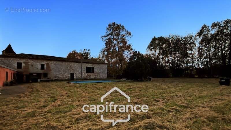 Maison type longère à Rénover  20 pièces  (47) - photo 9