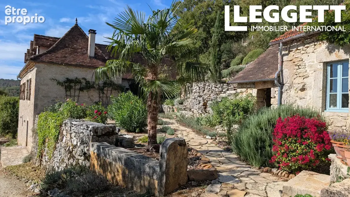 Exceptional property (2 houses, swimming pool, 13 ha woods/meadows) with panoramic views over the Célé valley - photo 7