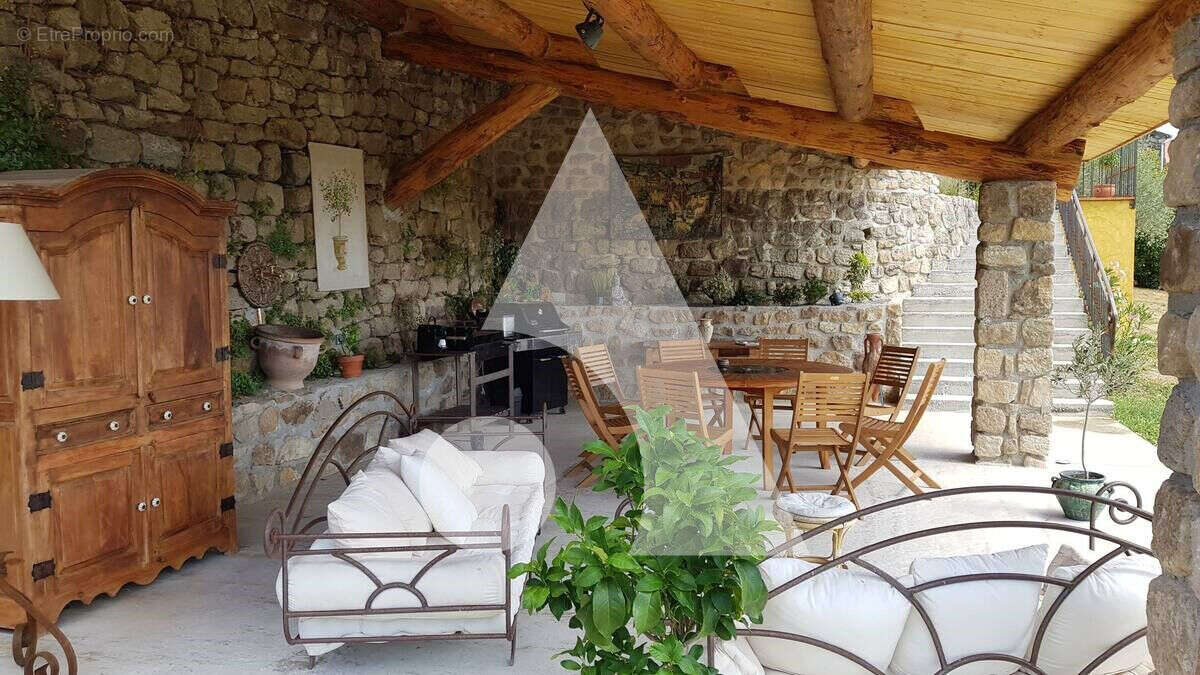 Maison à TAURIERS