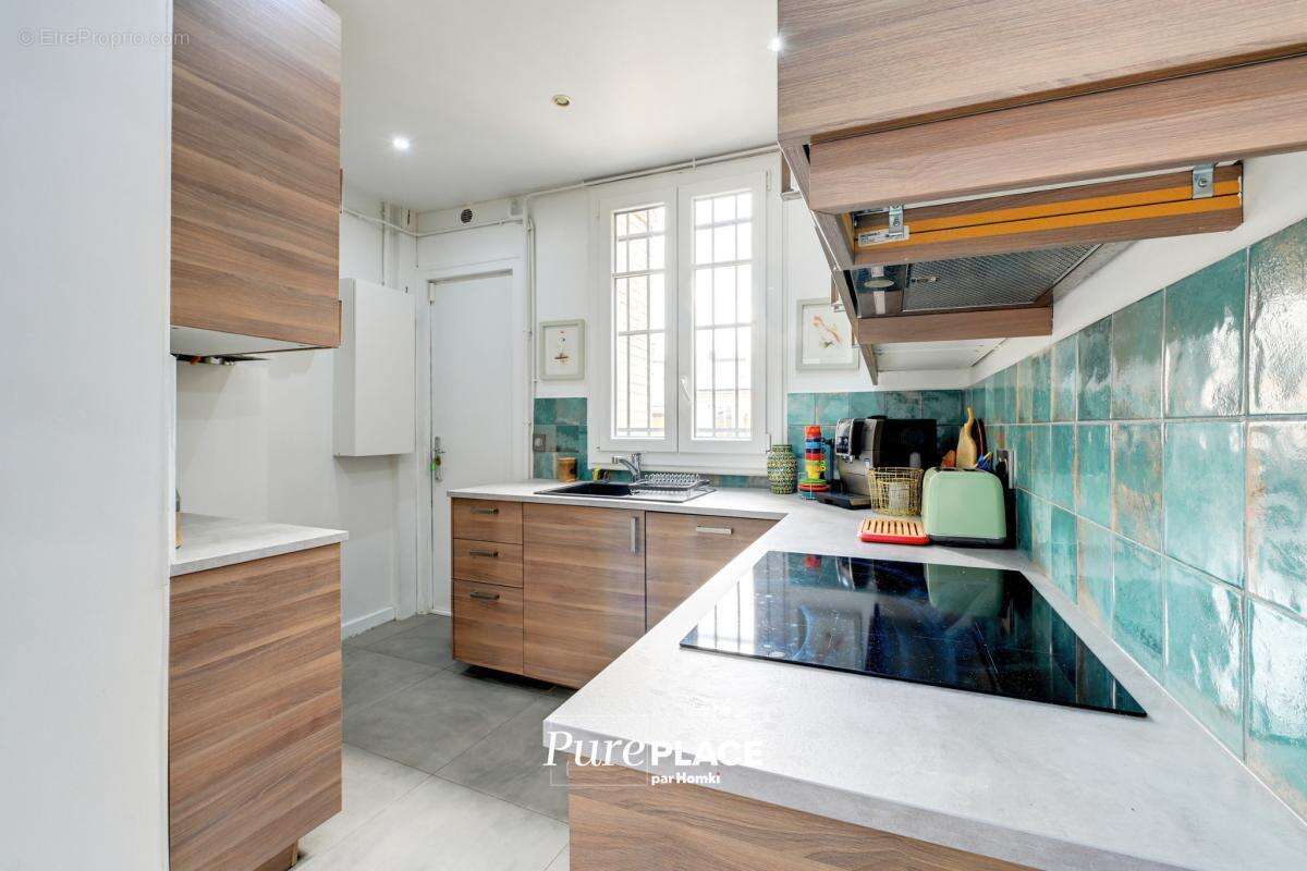 Appartement à PARIS-16E