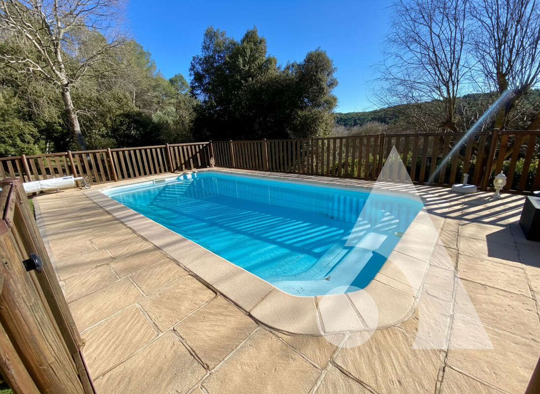 Maison à ENTRECASTEAUX