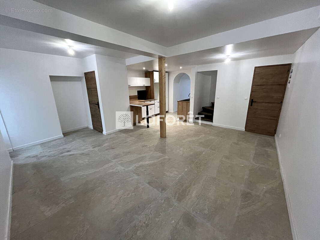 Maison à OINVILLE-SUR-MONTCIENT