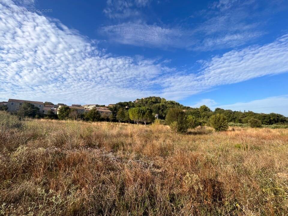 Terrain à ROGNES
