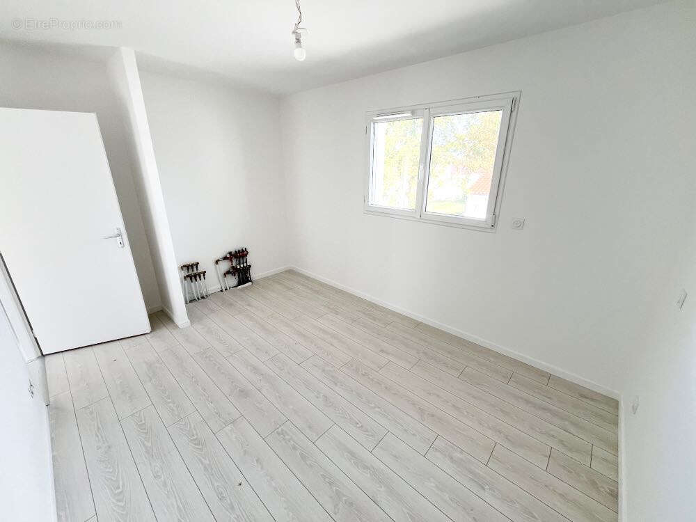 Maison à SAINT-BEAUZIRE