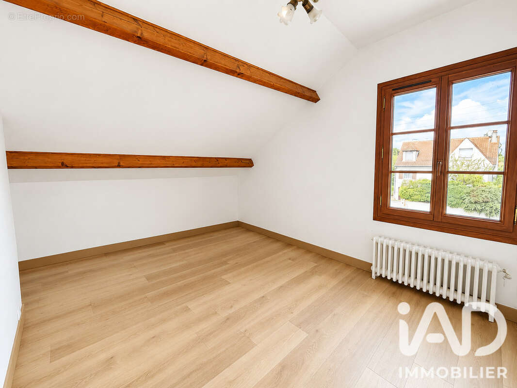 Maison 73 m² à Combs-La-Ville  - photo 9