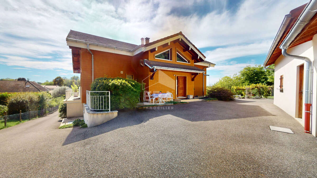 Maison à LEYMENT