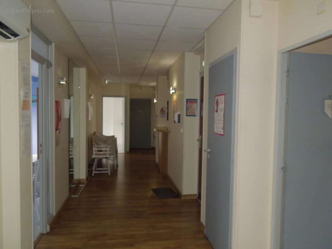 Commerce 182 m² à Troyes  - photo 6