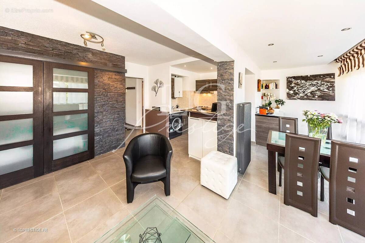 Appartement à MANDELIEU-LA-NAPOULE