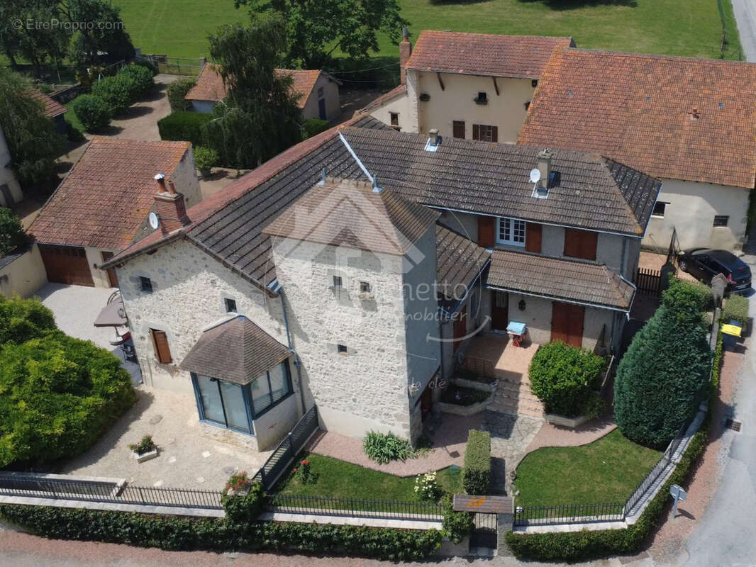 Maison à SAINT-POURCAIN-SUR-SIOULE