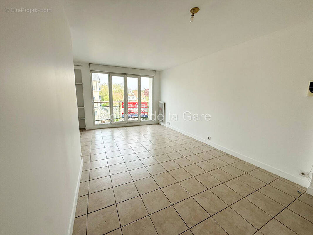 Appartement à SARTROUVILLE