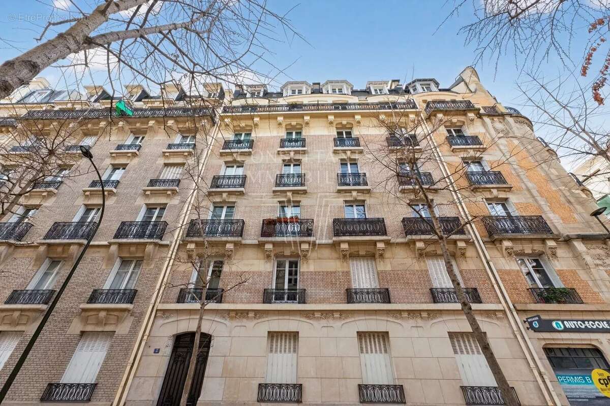 Appartement à LEVALLOIS-PERRET