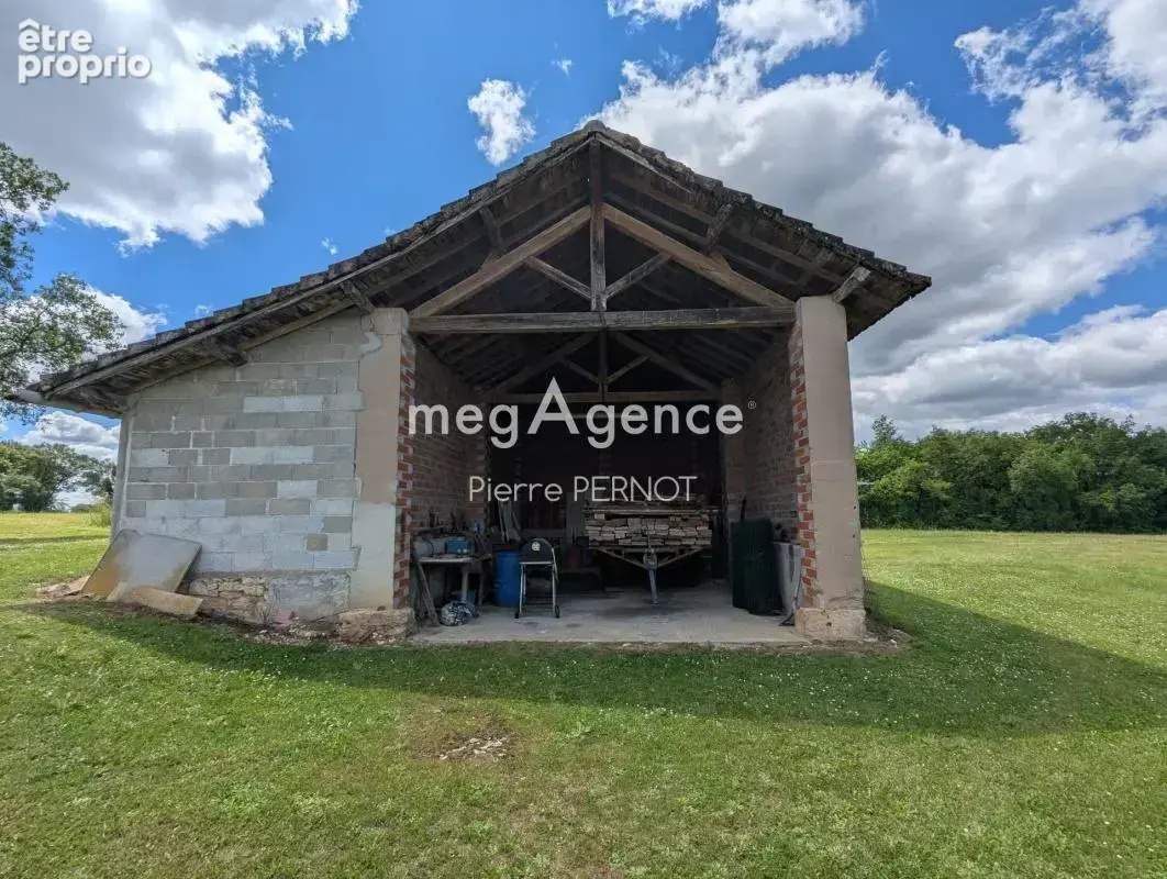 Grande propriété en Pierre avec dépendances - photo 8