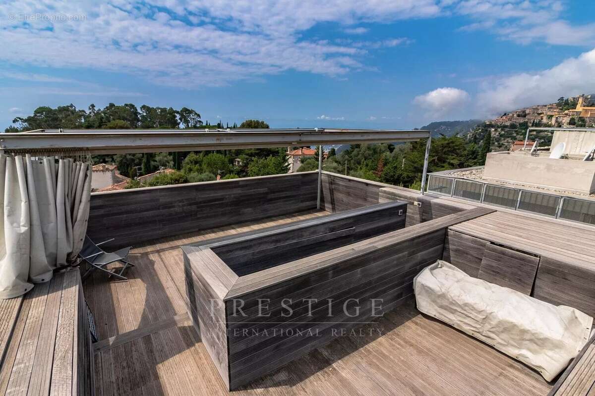 Eze, 2 pieces vue mer avec solarium sur le toit,  cave, parking possible - photo 3