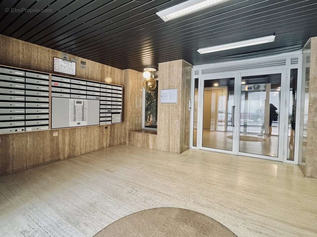Appartement à PARIS-14E