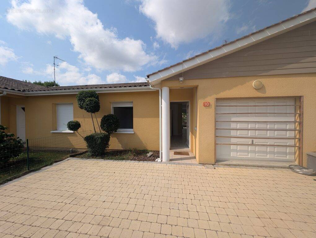 Maison à VAYRES