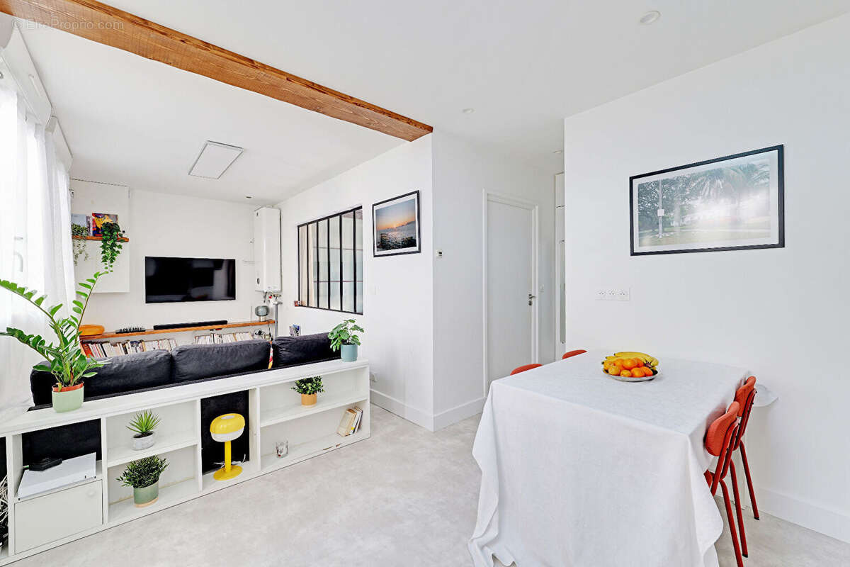 Appartement à PARIS-10E