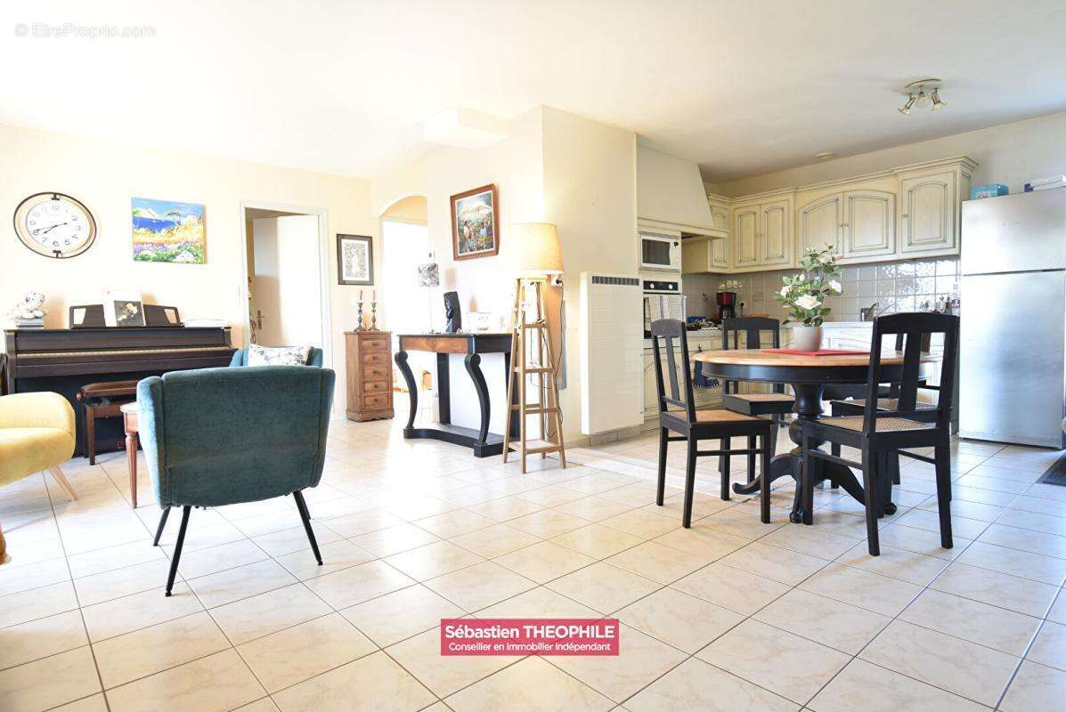 Maison T3 avec grand garage - Centre-bourg L'Aiguillon-sur-Vie - photo 2