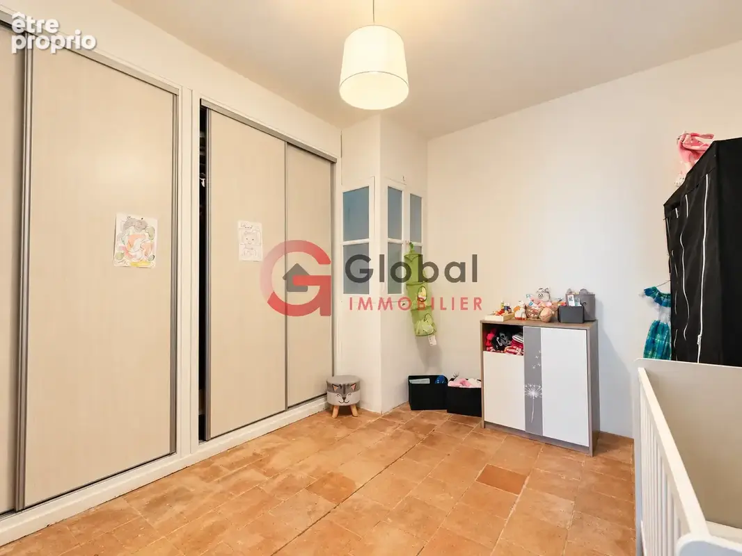Maison bourgeoise de 182 m2 avec cour et place de parking - photo 15