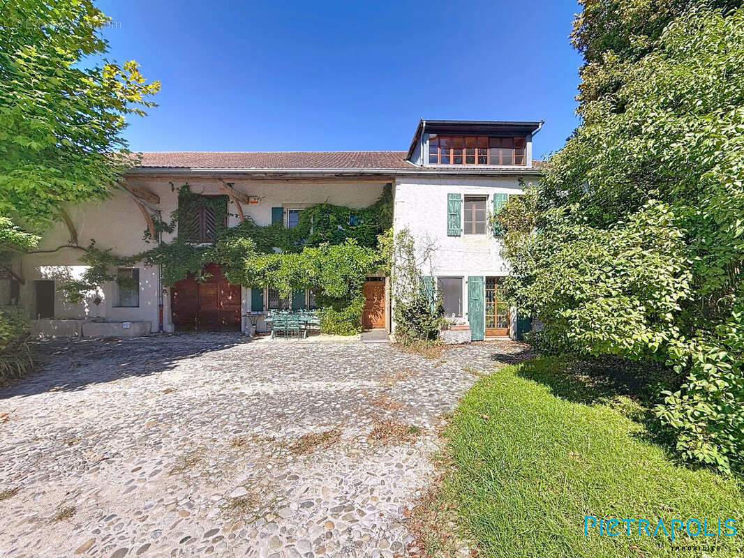 Maison à ORNEX