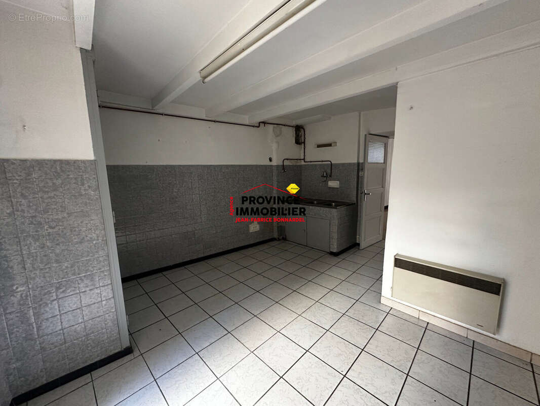 Maison 126 m² à Grignan  - photo 3