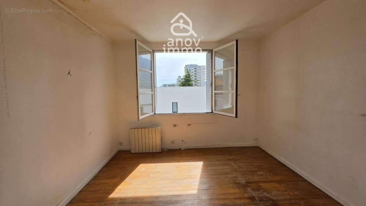 Appartement 80 m2 dernier étage - à rénover - idéal investis - photo 8