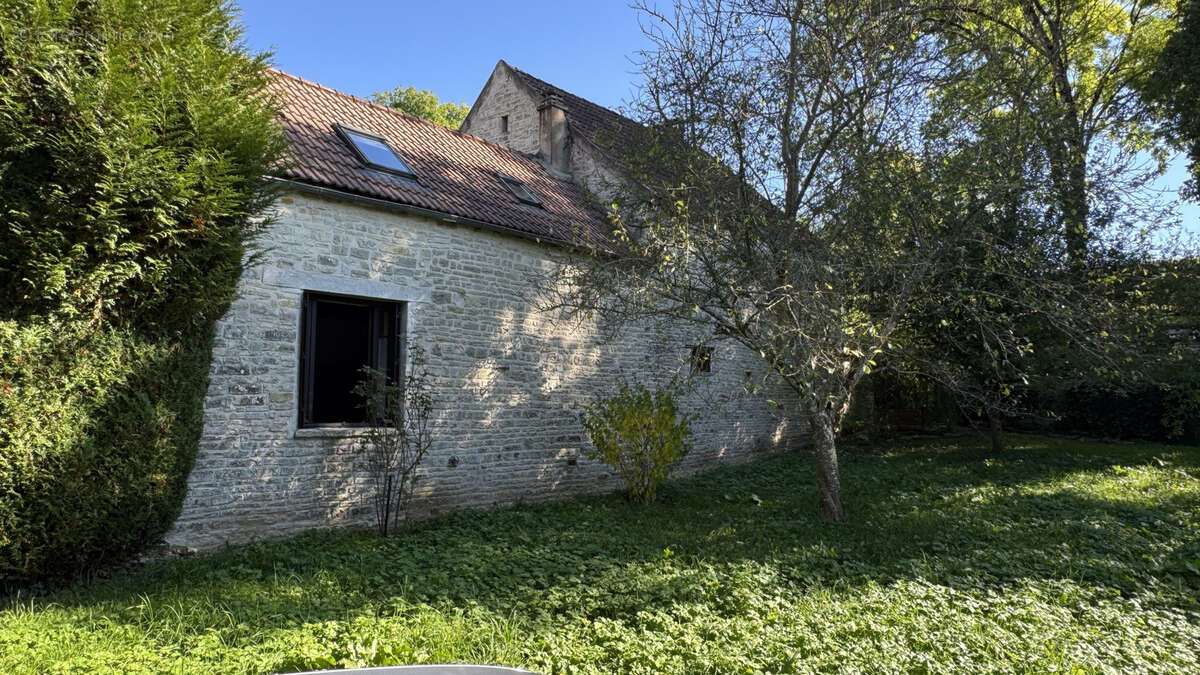 Maison à JOUX-LA-VILLE