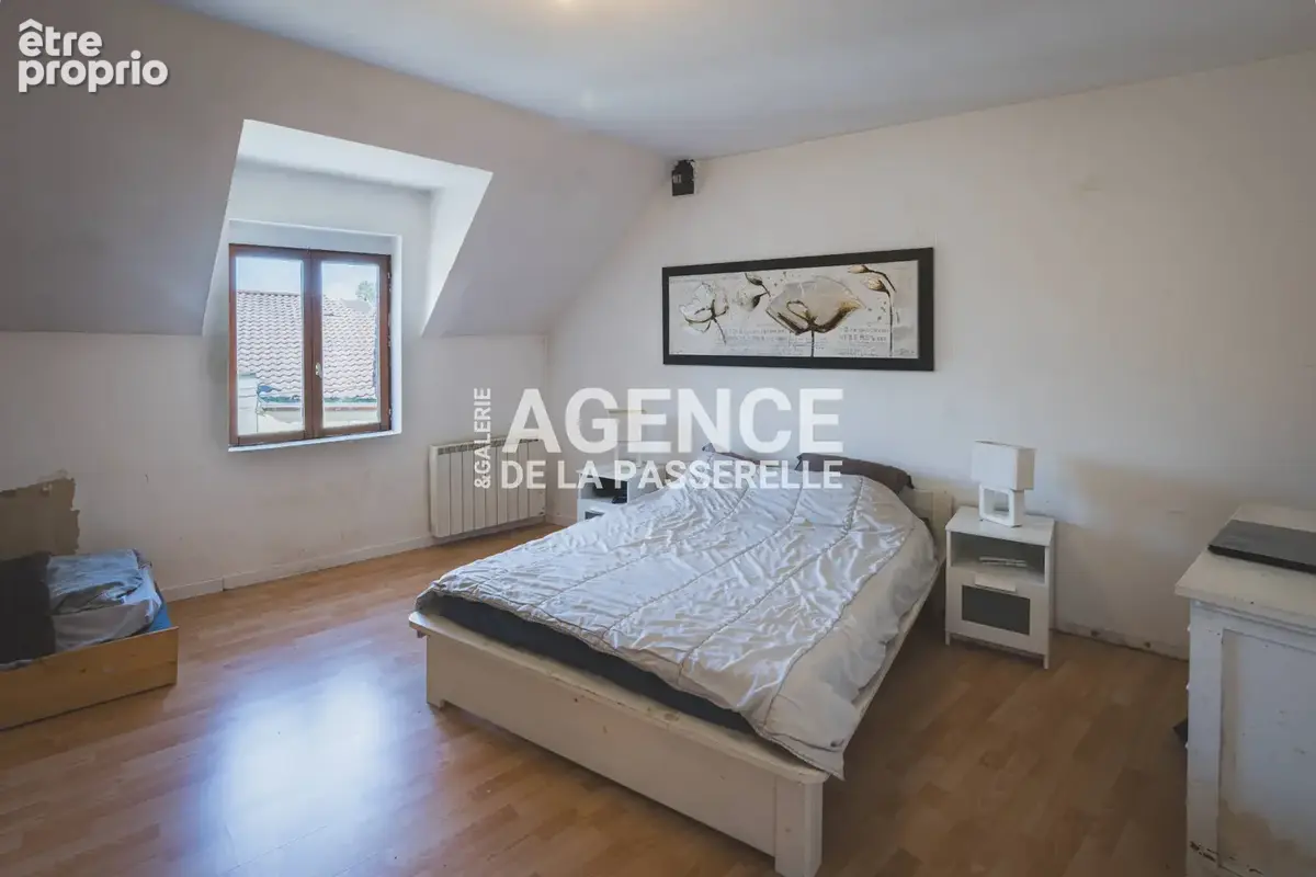 Maison rénovée de 118m2, 4 chambres, jardin et piscine. - photo 24