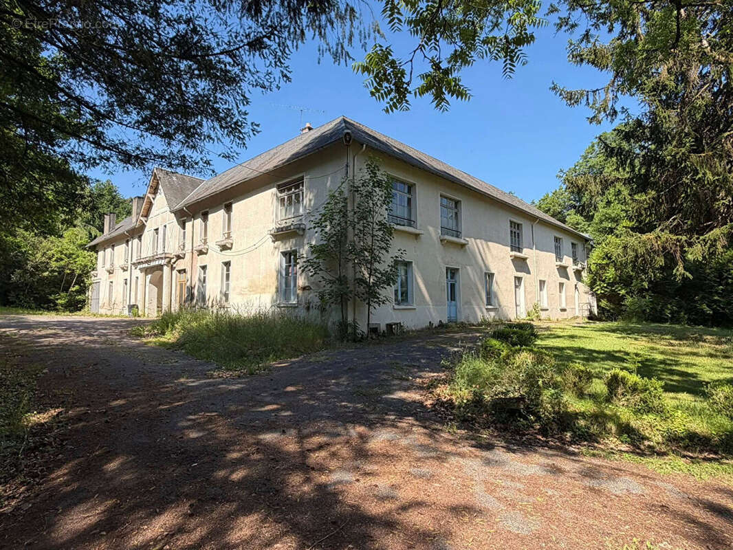 Maison à CHATEAUNEUF-LA-FORET