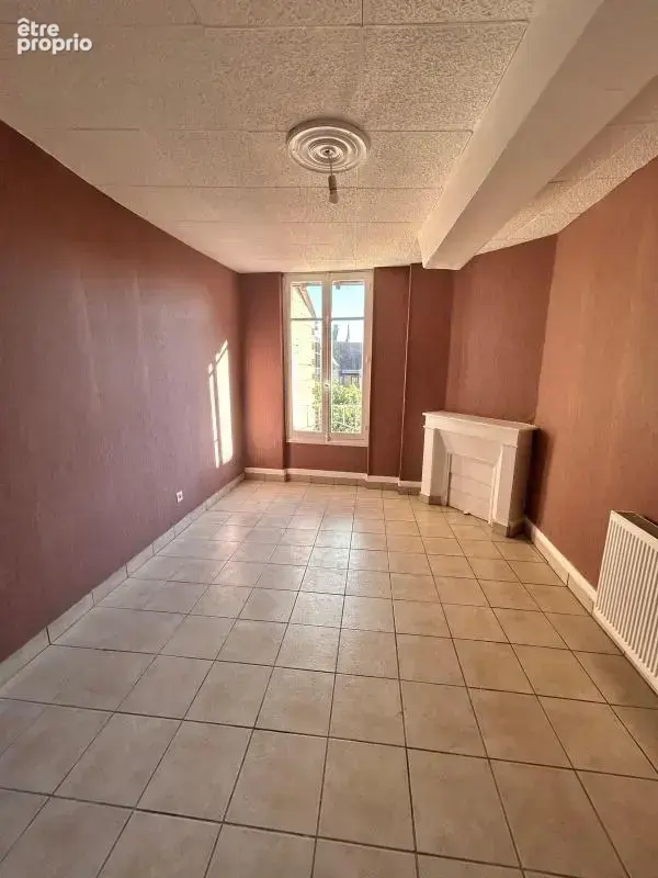 Spécial investissement : Immeuble mixte à fort potentiel de rentabilité au centre de Romorantin - photo 5