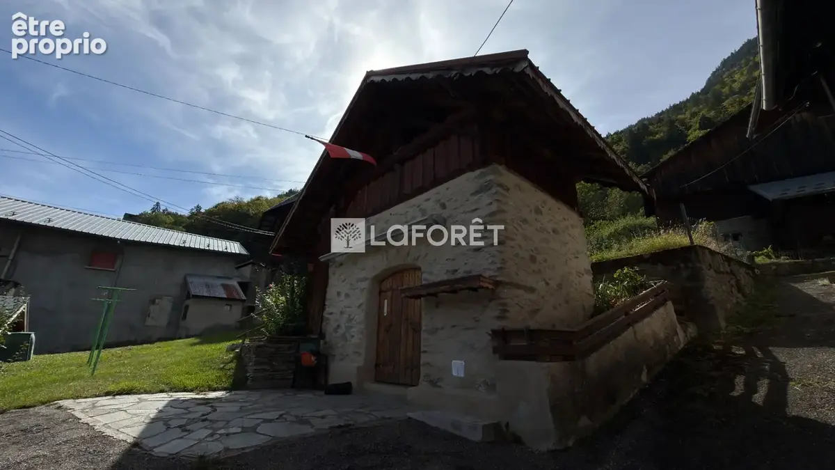 À vendre , maison à rénover au c?ur du village de pussy , la léchère 4 pièces - photo 3