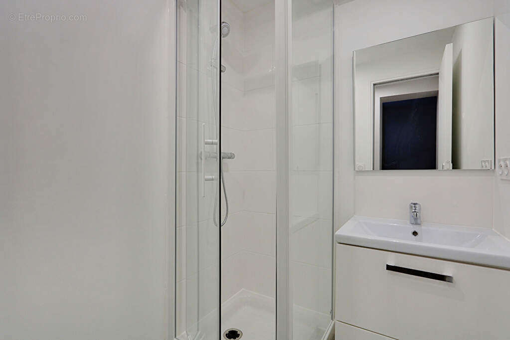 Appartement à PARIS-1E