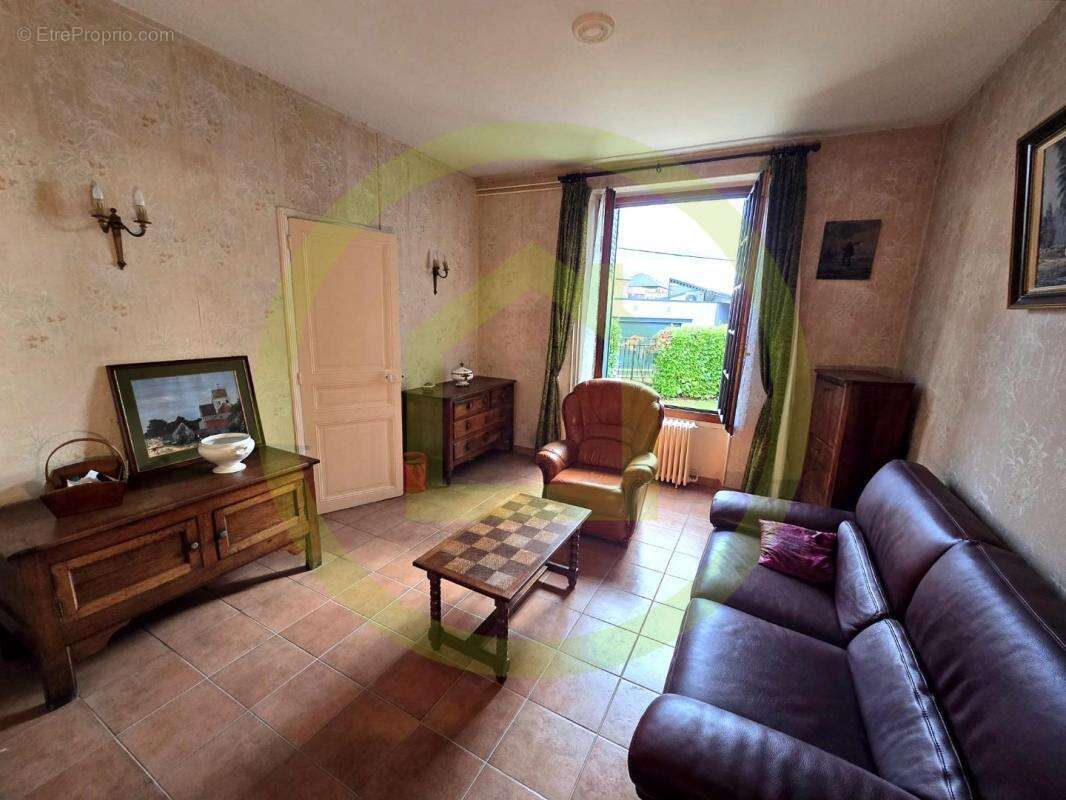 Maison à FLEURY-LES-AUBRAIS