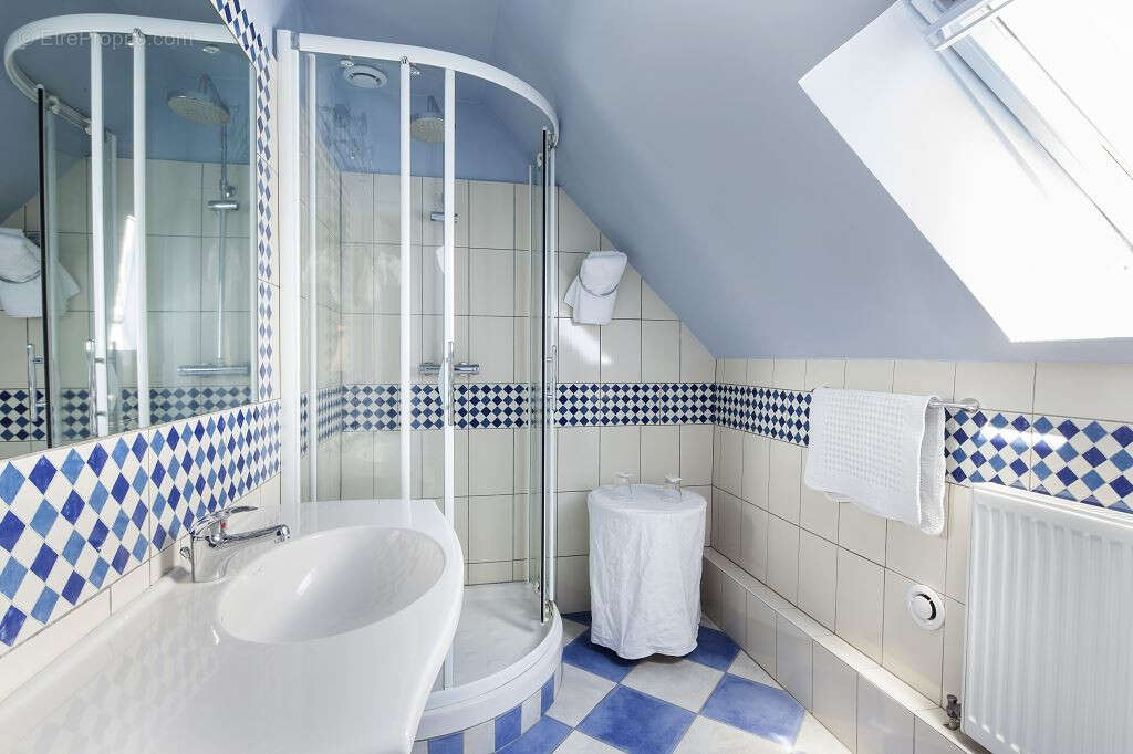 Magnifique Propriété  de 364 m² . - photo 7