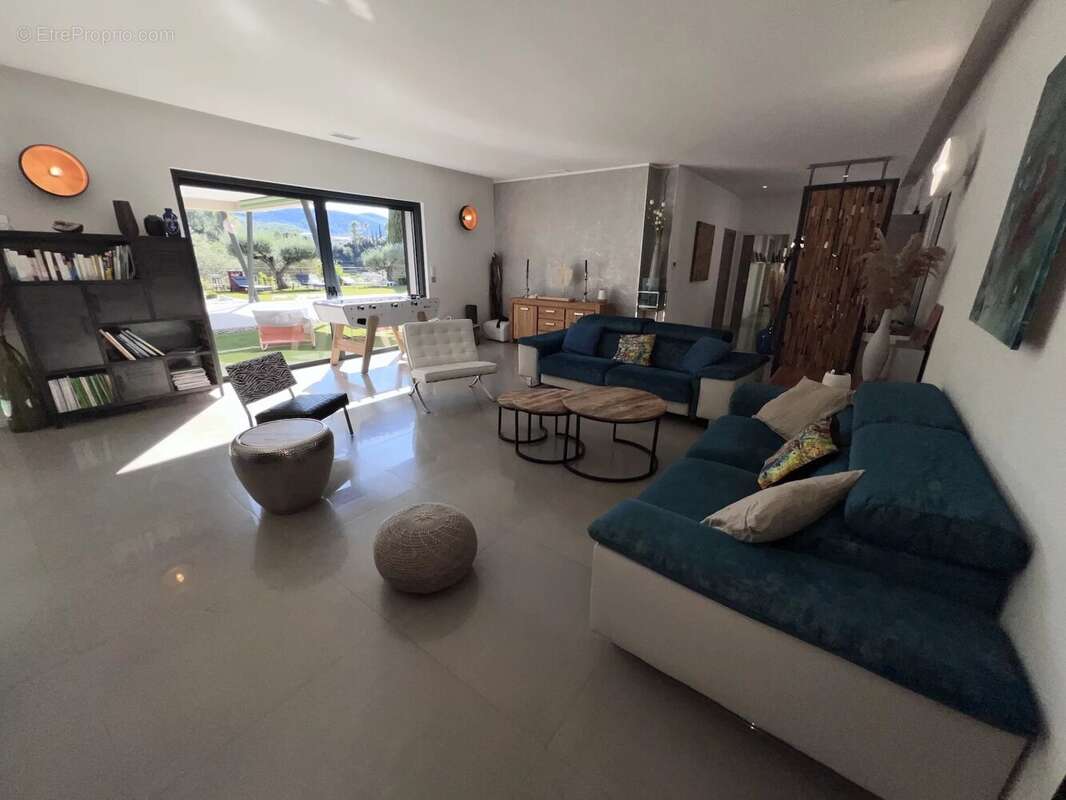 Maison à SOLLIES-TOUCAS