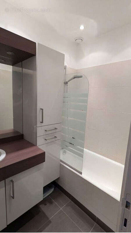 Appartement à ONET-LE-CHATEAU
