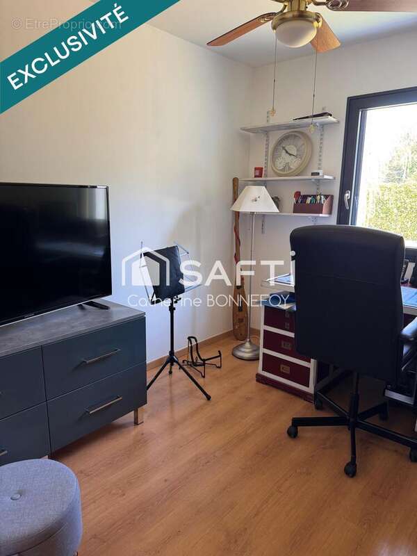 Photo 9