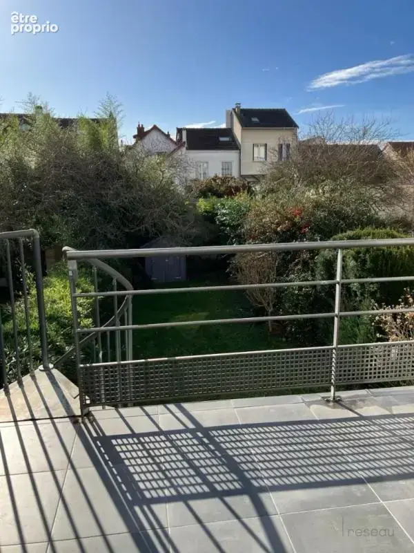 Maison 153 m² à Suresnes  - photo 11